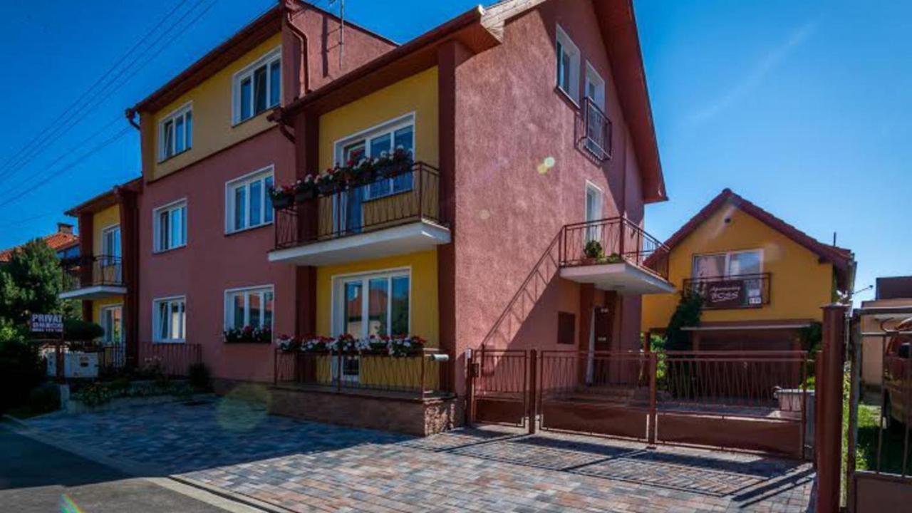 Apartmány BOSS Liptovský Mikuláš Esterno foto